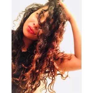 Meet your Posher, Mona